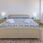 Casa Liliana Gialla بيت للعطل *
