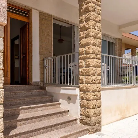 Casa Liliana Gialla بيت للعطل