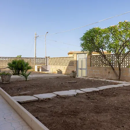 Casa Liliana Gialla بيت للعطل