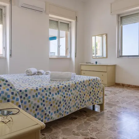 Casa Liliana Gialla Holiday home *