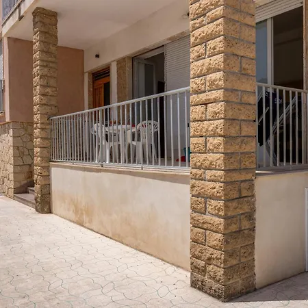 Casa Liliana Gialla